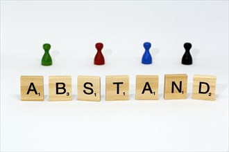 Letter blocks form the word : 'Abstand'
