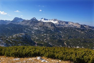 Panoramic view to the mountain station Gjaid Alm and to the Hohen Dachstein