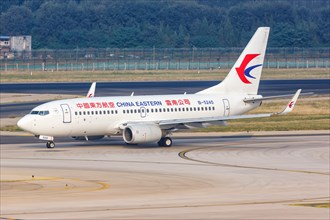 A Boeing 737-700 aircraft of China Eastern Airlines with registration number B-5245 at Beijing Airport