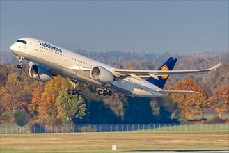 An Airbus A350-900 of Lufthansa with the registration D-AIXG at Munich Airport