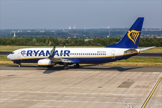 A Boeing 737-800 aircraft of Ryanair with the registration number EI-DLC at Dortmund Airport
