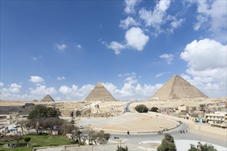 The three main pyramids and the Sphinx