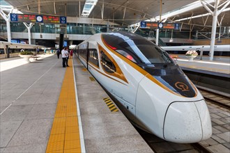 Fuxing high speed train HGV at Tianjin Station