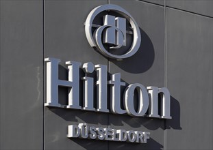 Logo Hilton Duesseldorf on the building