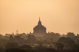 Htilominlo temple from a distance