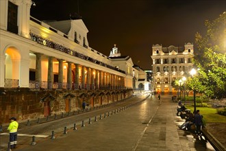 Government seat Palacio de Carondelet at the Plaza Grande by night