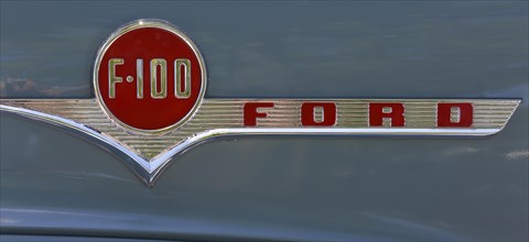 Nameplate Ford F 100 Pickup