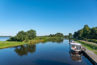 Houseboat on the Elbe-Weser shipping route