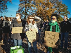 Demonstration against corona measures of the Querdenken-Buendnis on 14.11.2020 in Schrobenhausener Strasse