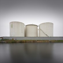 Unitank storage tanks for heating oil and diesel fuel at the Berlin Teltow Canal in Rudow