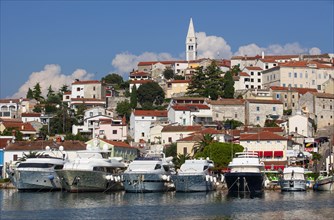 Port with landing stage and church of St. Martin