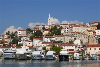 Port with landing stage and church of St. Martin