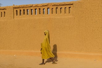 Local girl in the old town of Unesco world heritage sight Agadez