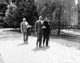 Paul von Hindenburg with his son Oskar von Hindenburg taking a walk