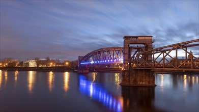 Illuminated lift bridge over the Elbe