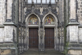Double portal from the 19th century of the late Gothic church St. Lamberti