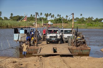 Cable ferry across the Buzi River
