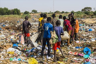 ocal boys raid rubbish dump