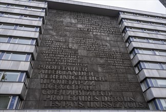 Inscription 'Proletarians of all countries unite!' in several languages