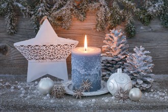 Natural Advent decoration with candle