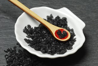 Black Hawaiian salt