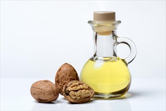 Walnut oil and walnuts