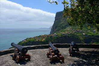 Fort with cannon and view of Faial and Eagle Rock