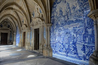 Cloister with wall tiles in the cathedral of Porto