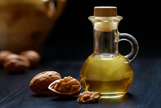 Walnut oil and walnuts