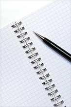 Notepad and mechanical pencil