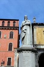 Statue of Dante