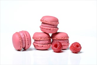 Luxemburgerli confectionery with raspberry flavour