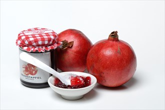 Pomegranate jelly in shell