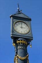 Art nouveau clock