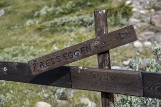 Guide to the Besseggen Hike