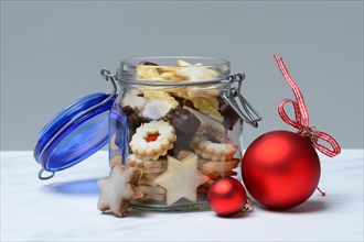 Glass container with Christmas cookies