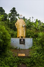 Sultan statue
