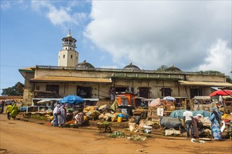 Market before the mosque of Foumban