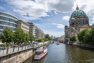 Excursion boats on the Spree with Berlin Cathedral