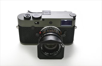 2021 introduced special limited edition Leica M10-P Reporter with bulletproof Kevlar coating