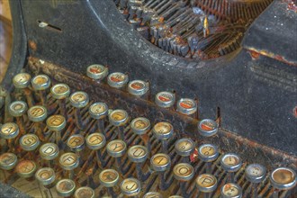 Dusty rusty old typewriter