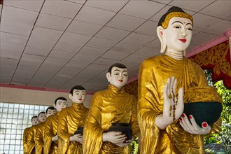 Buddhas lining up in the Su taung pyi pagoda