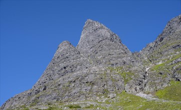 Peaks of Innerdalstarnet