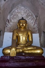 Sitting buddha in the Manuha temple
