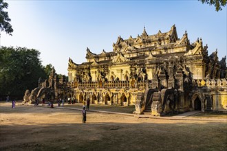 Maha Aungmye Bonzan Monastery