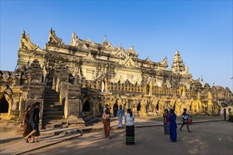 Maha Aungmye Bonzan Monastery