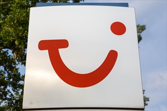 TUI Deutschland GmbH Logo Sign Symbol Headquarters Hanover