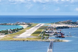 Overview St. Maarten Airport