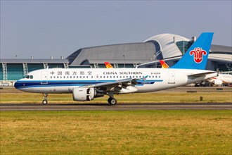 An Airbus A319 aircraft of China Southern Airlines with registration number B-6209 at Guangzhou airport