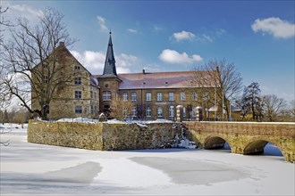 Luedinghausen Castle in winter
